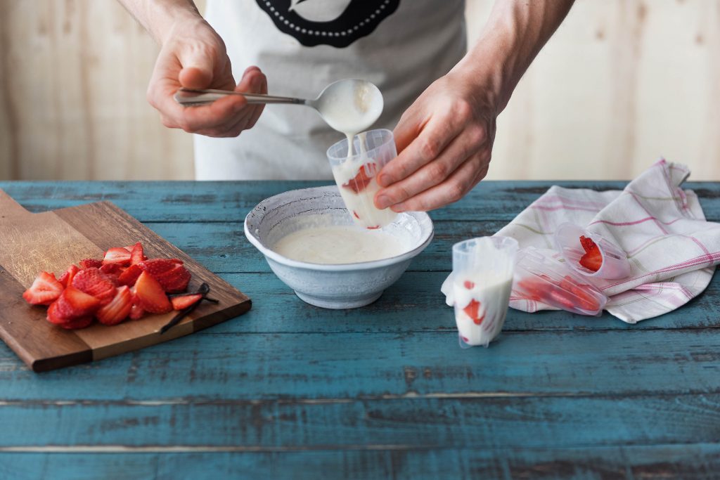 strawberry and cream ice lolly recipe