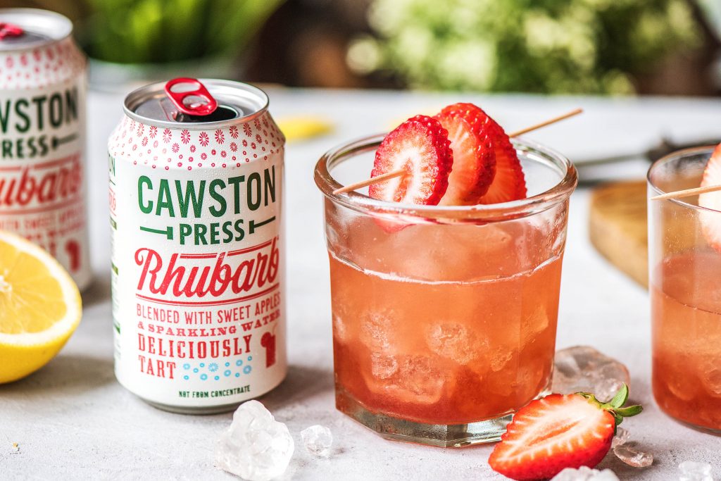 Rhubarb and strawberry cocktail 