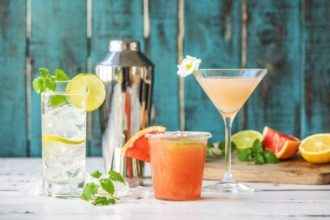 1-Minute Easy Cocktails For The Bank Holiday