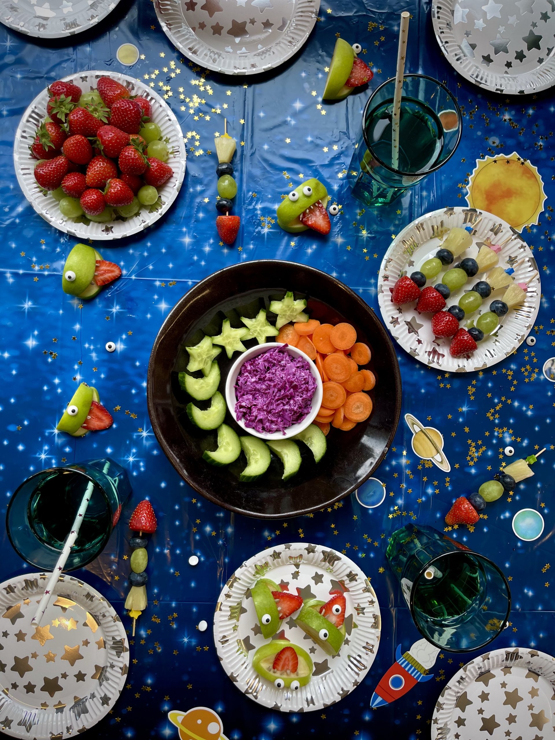 how-to-host-an-out-of-this-world-tea-party-hellofresh-food-blog