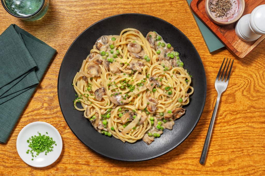 Pea, Mushroom and Onion Marmalade Linguine with Chives and Cheese 